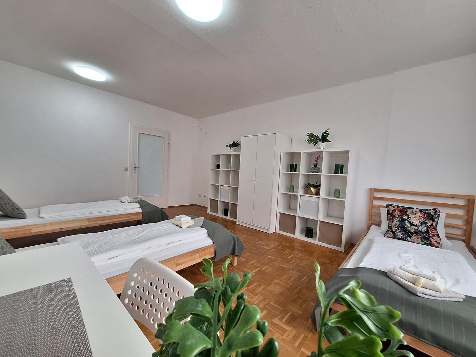 Brightcenterapartment Graz Esterno foto
